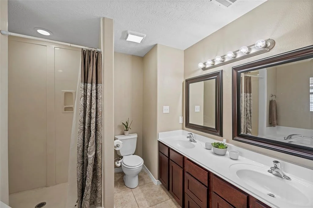 Photo of 21500 Vermillion
