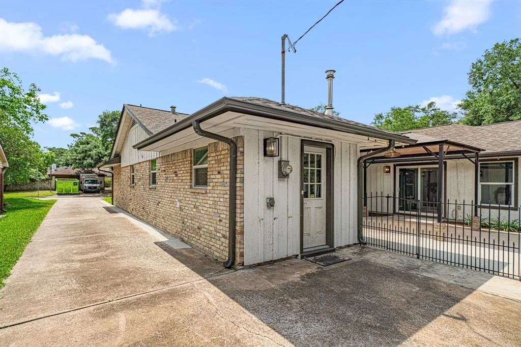 Photo of 1427 Oak Stream Drive