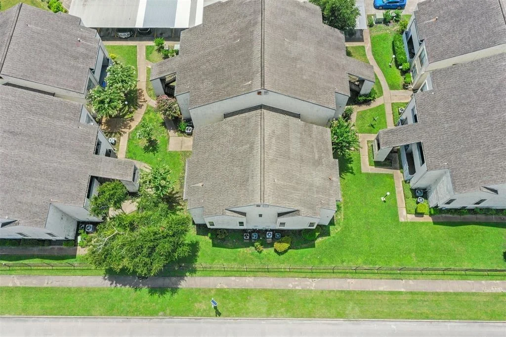 Photo of Unit 1007 at 7313 Gulf Freeway