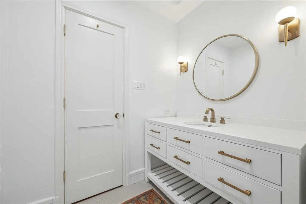 Photo of 2510 Addison Road