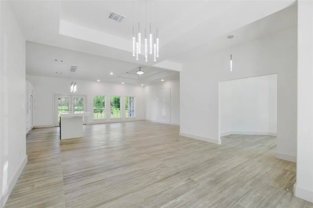 Photo of 2291 Riverside Drive
