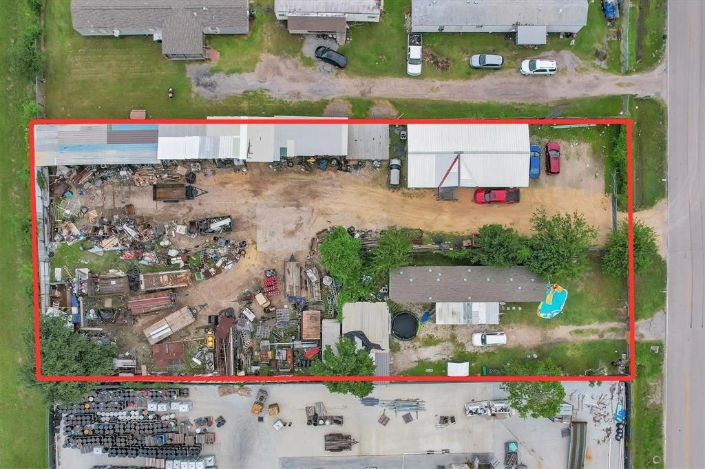 Photo of 908 Lakeside Drive