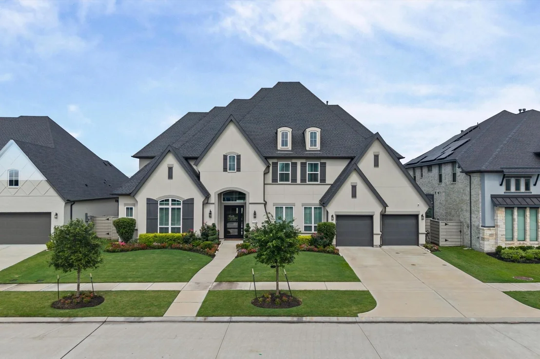 Photo of 4923 Grapevine Lane