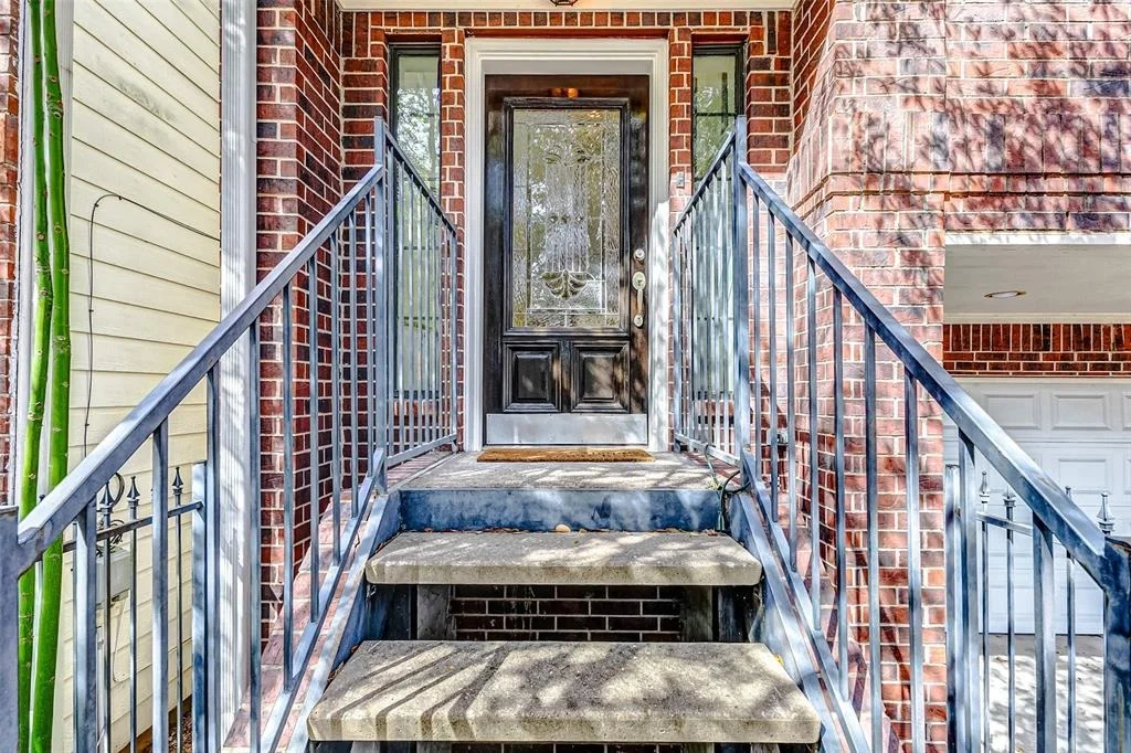 Photo of 5912 Schuler Street
