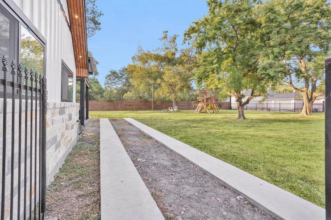 Photo of 4323 Tilson Lane