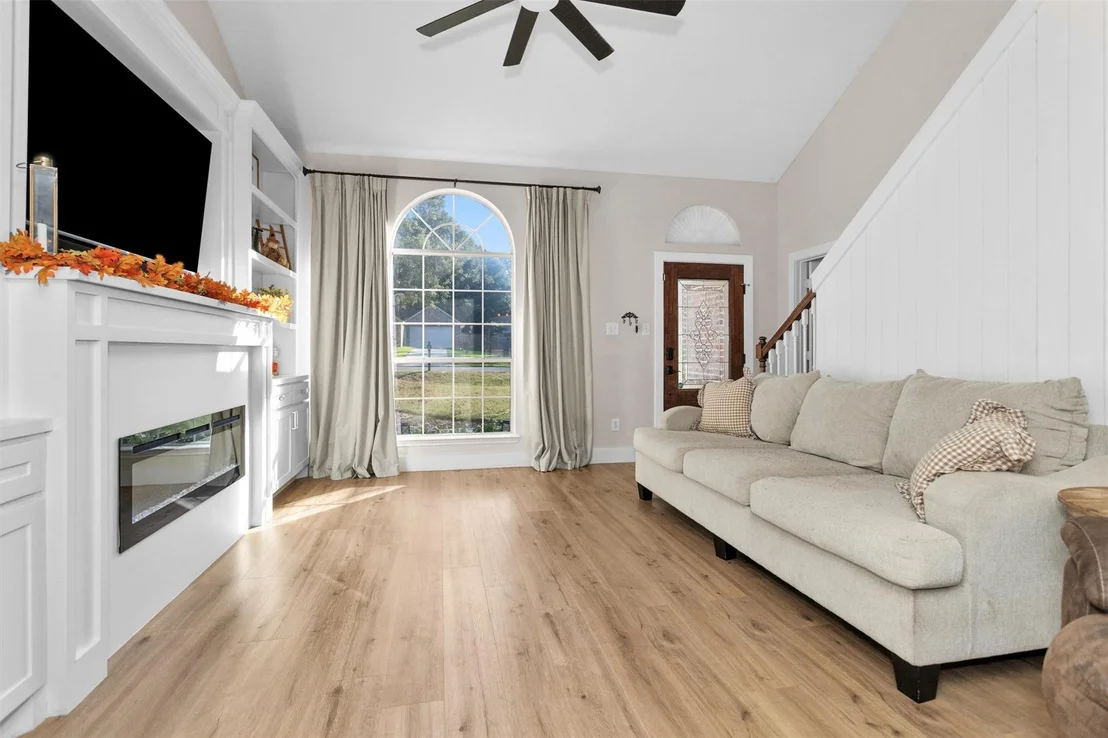 Photo of 10865 Forest Creek Drive