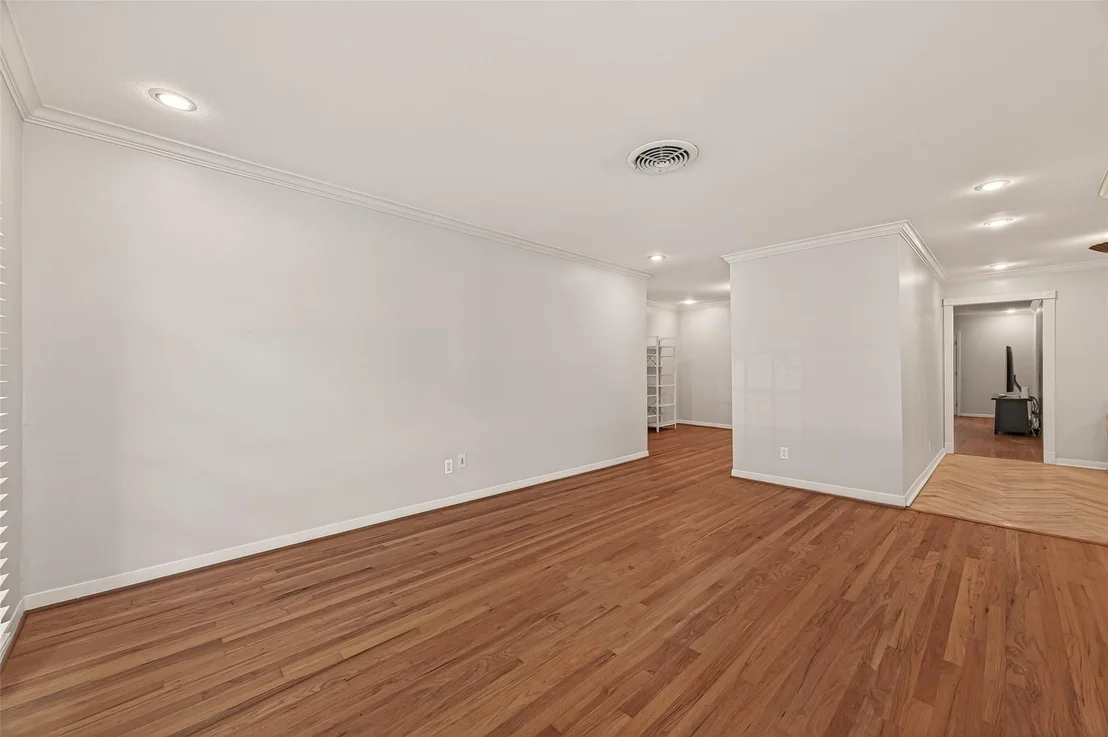 Photo of 10807 Oasis Drive