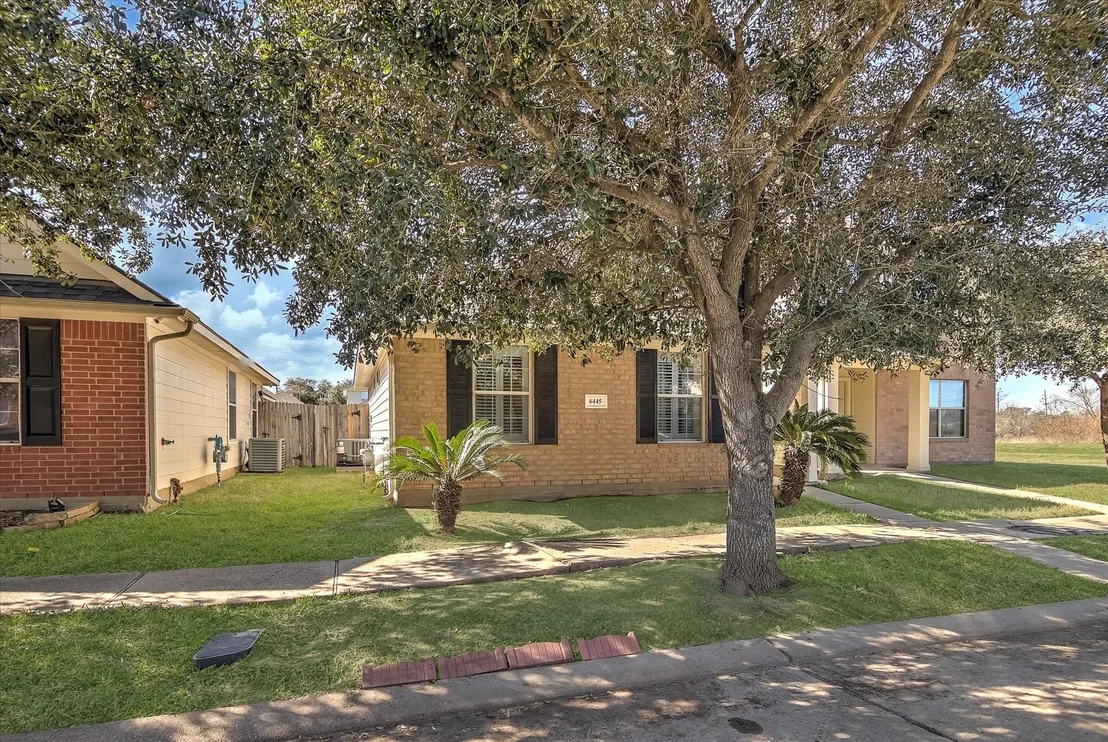 Photo of 6445 Mountain Pines Lane
