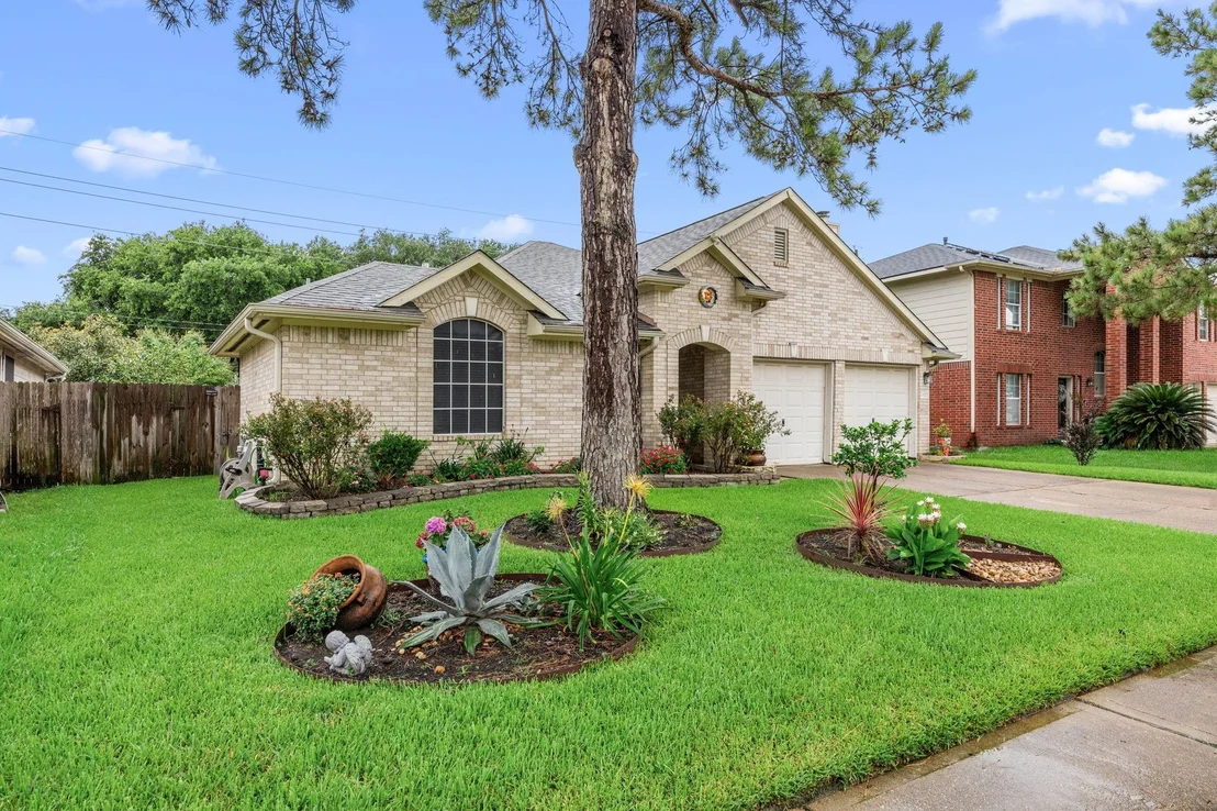 Photo of 6527 Harcourt Bridge Drive