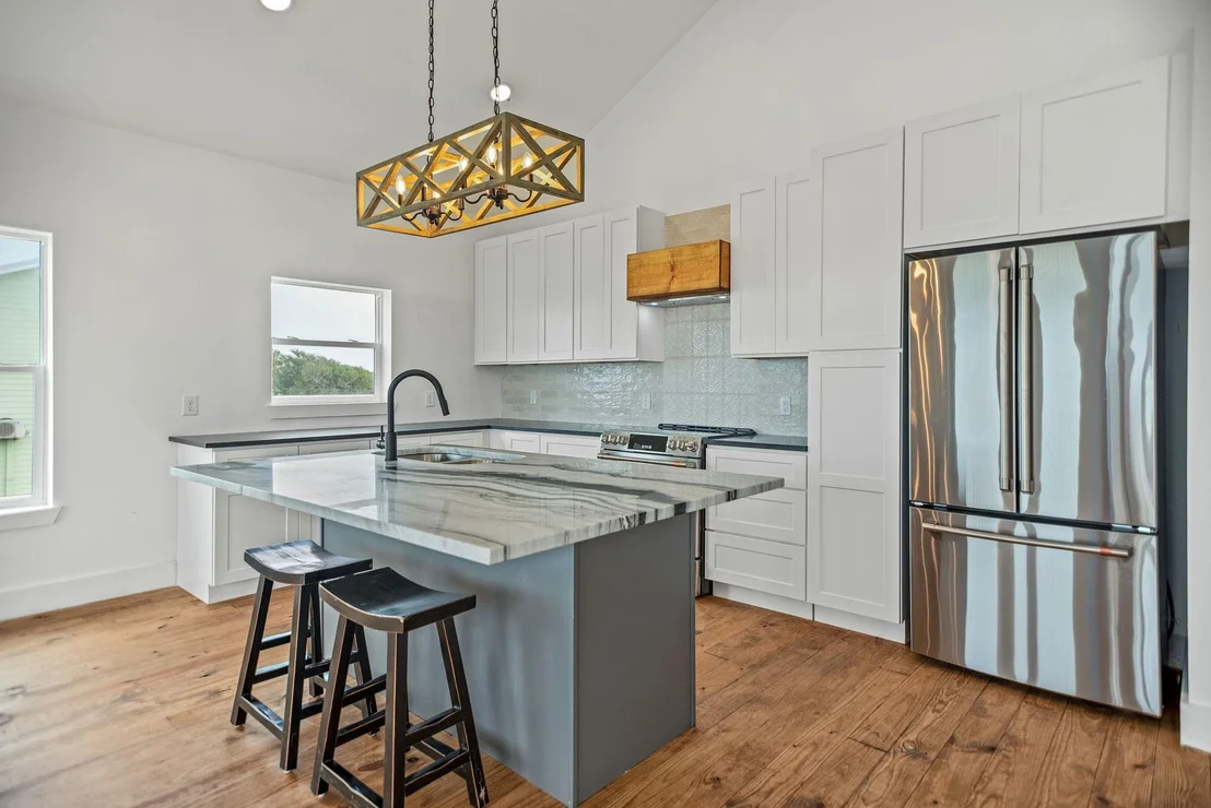 Photo of 809 W Taylor Avenue