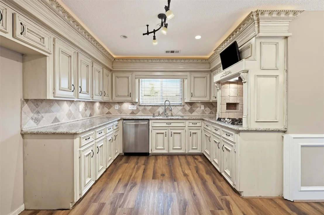 Photo of 8310 Mentmore Drive