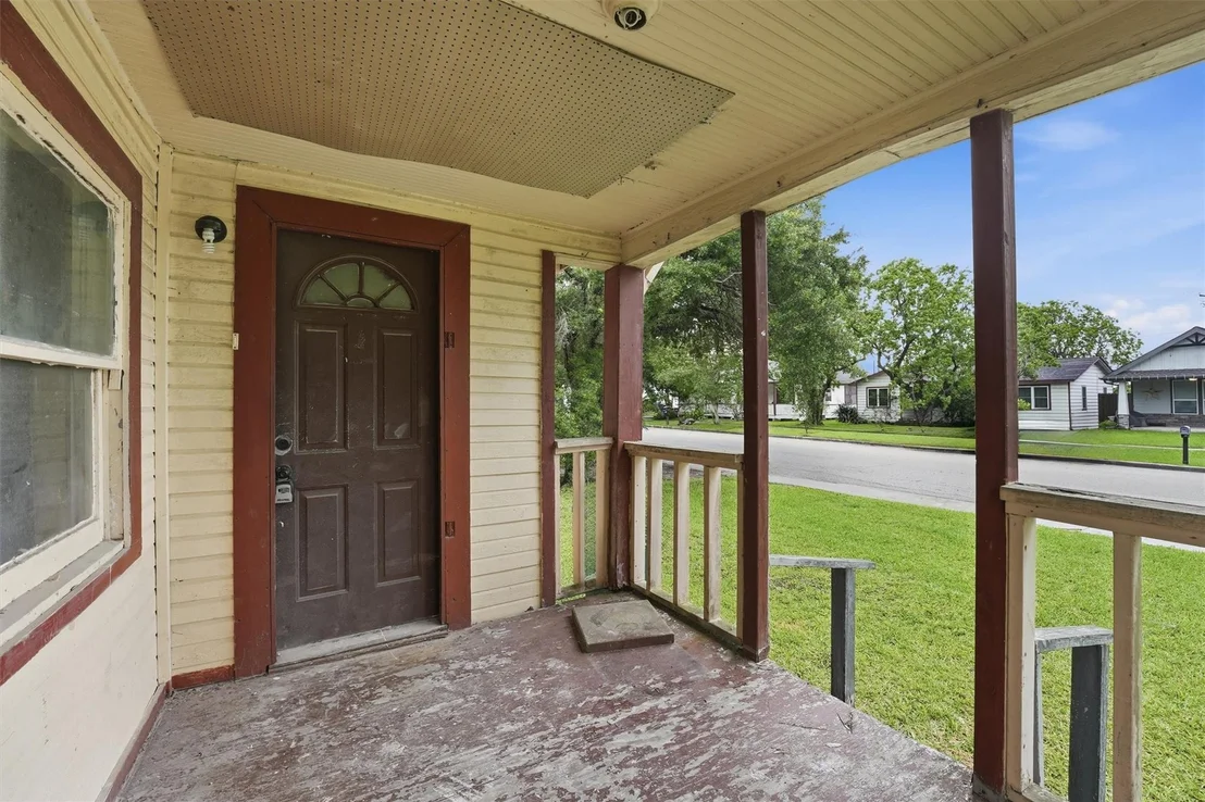 Photo of 811 W Broad Street