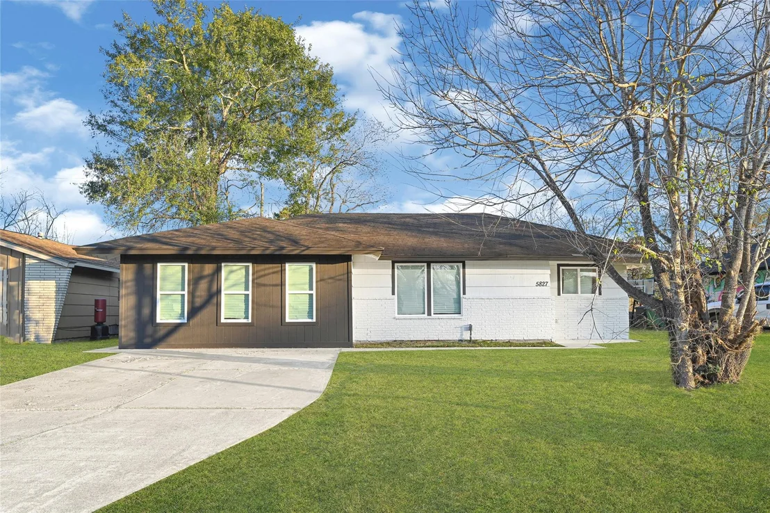 Photo of 5827 Heron Drive