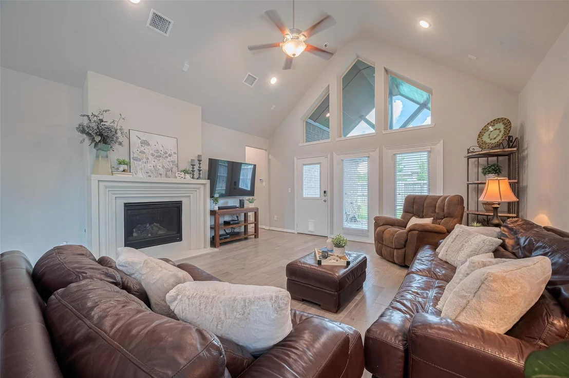 Photo of 28110 Long Mill Lane