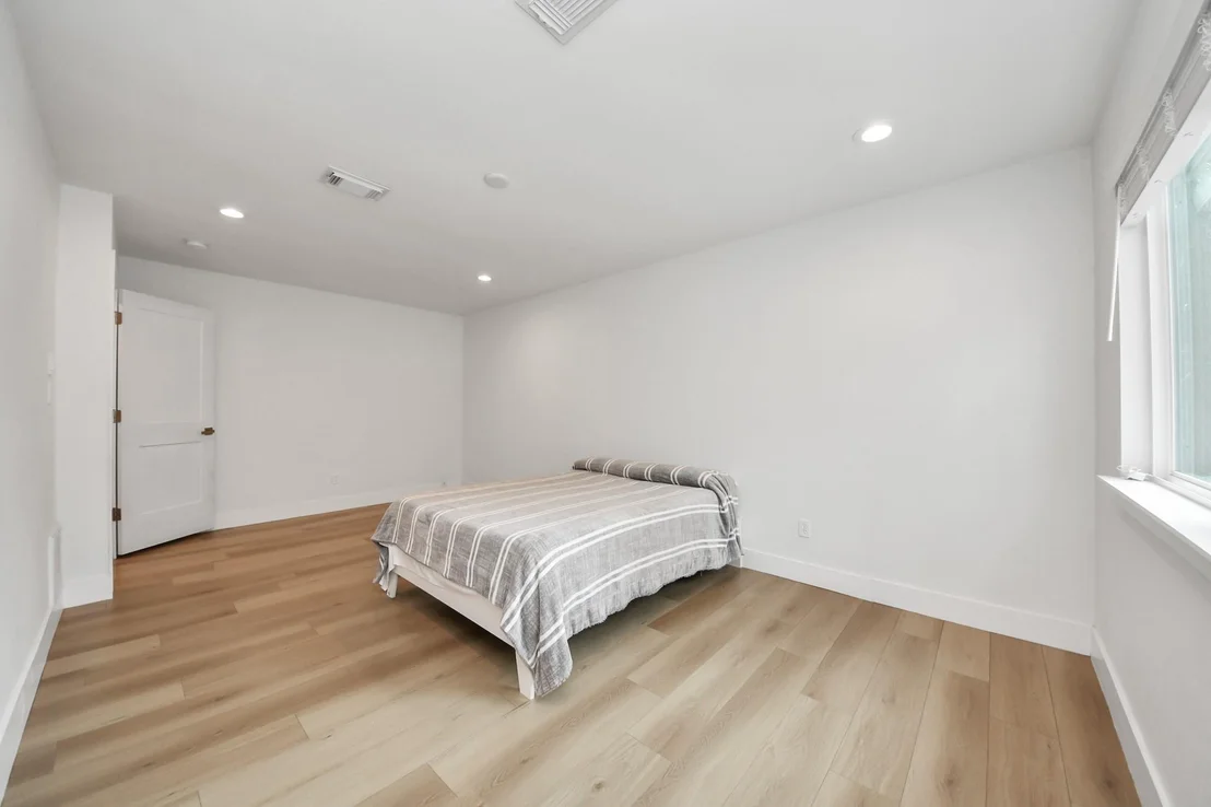 Photo of 6 Yewleaf Court