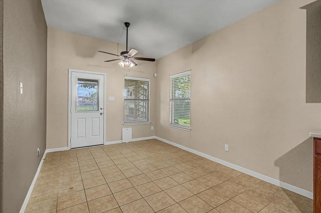 Photo of 630 W Newport Bend