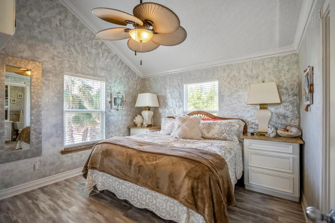 Photo of 16544 John Silver Road