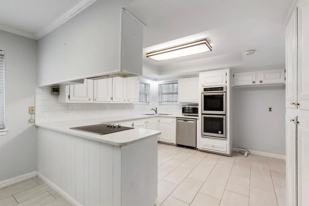 Photo of 16202 Surrey Lane