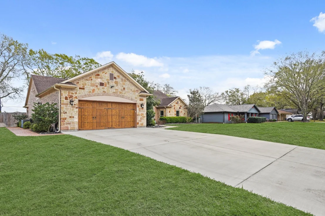 Photo of 2910 Fortuna Drive