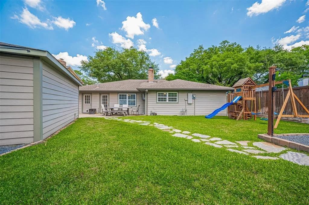 Photo of 10807 Overbrook Lane