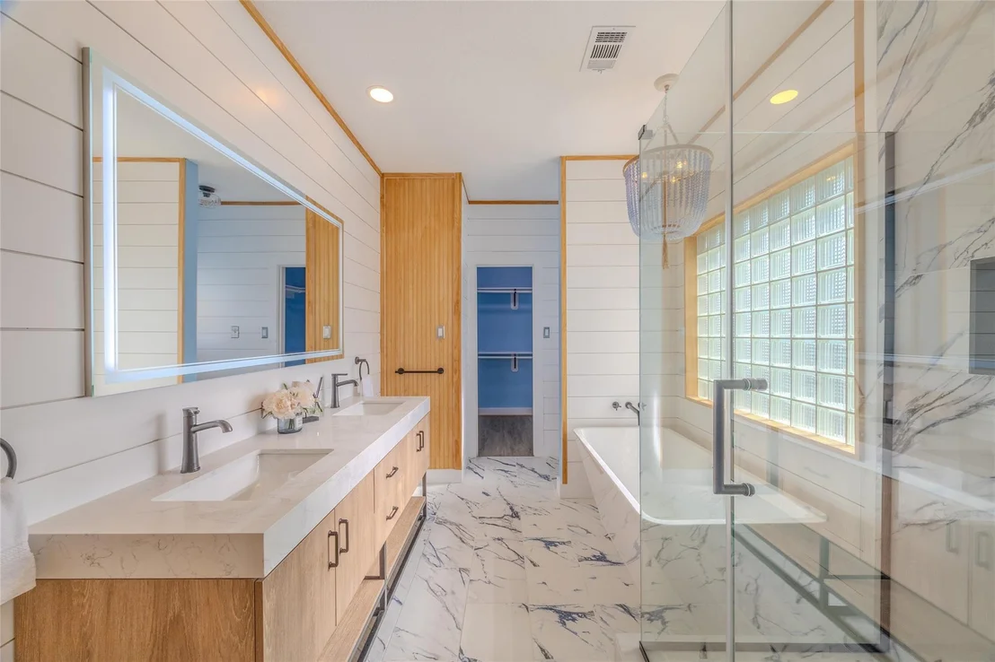 Photo of 1322 Outrigger