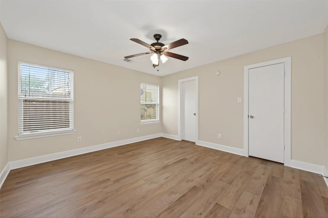 Photo of 21090 Aldens Oak
