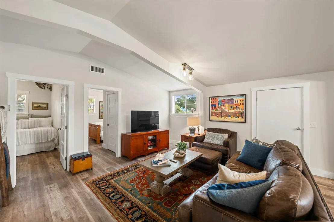 Photo of 1402 County Road 243