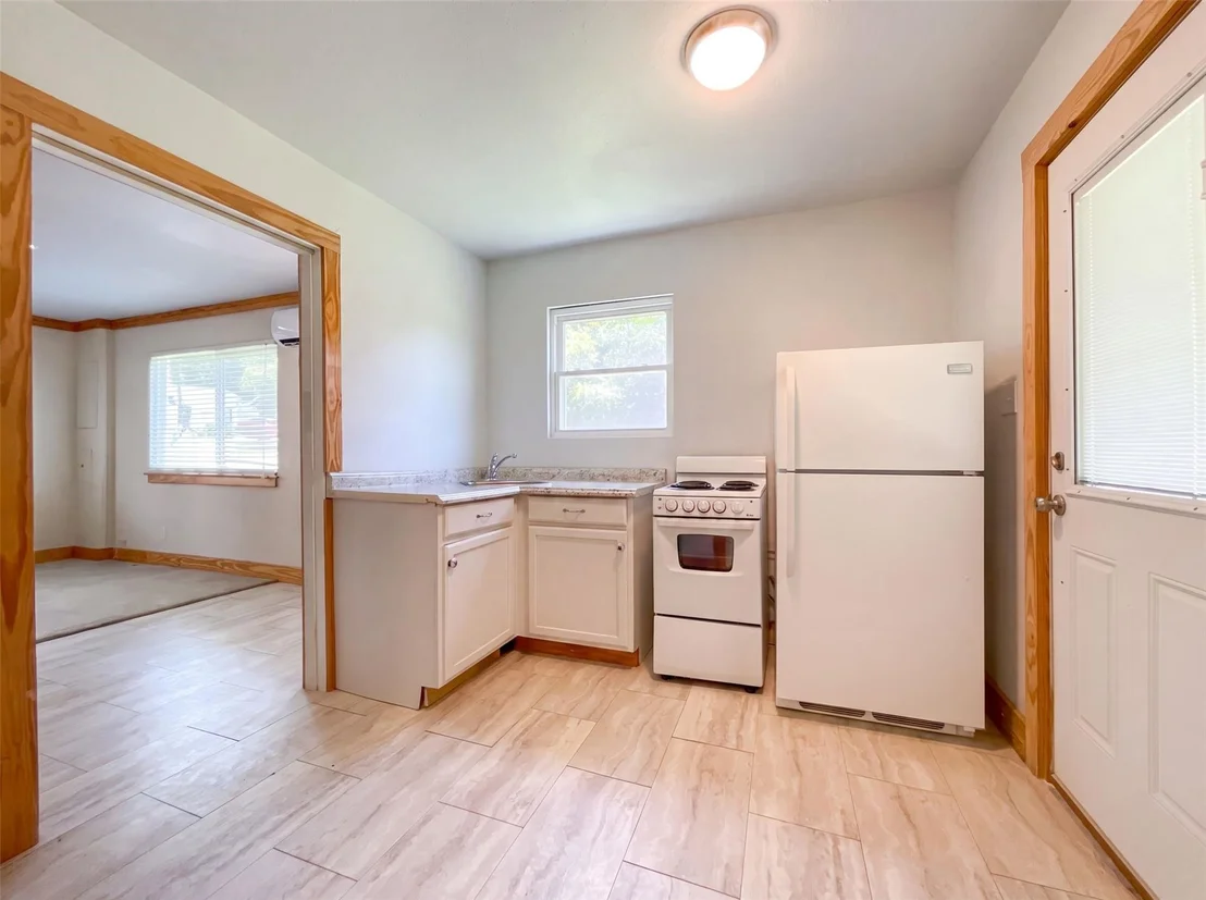 Photo of 70 Rustling Oaks Street