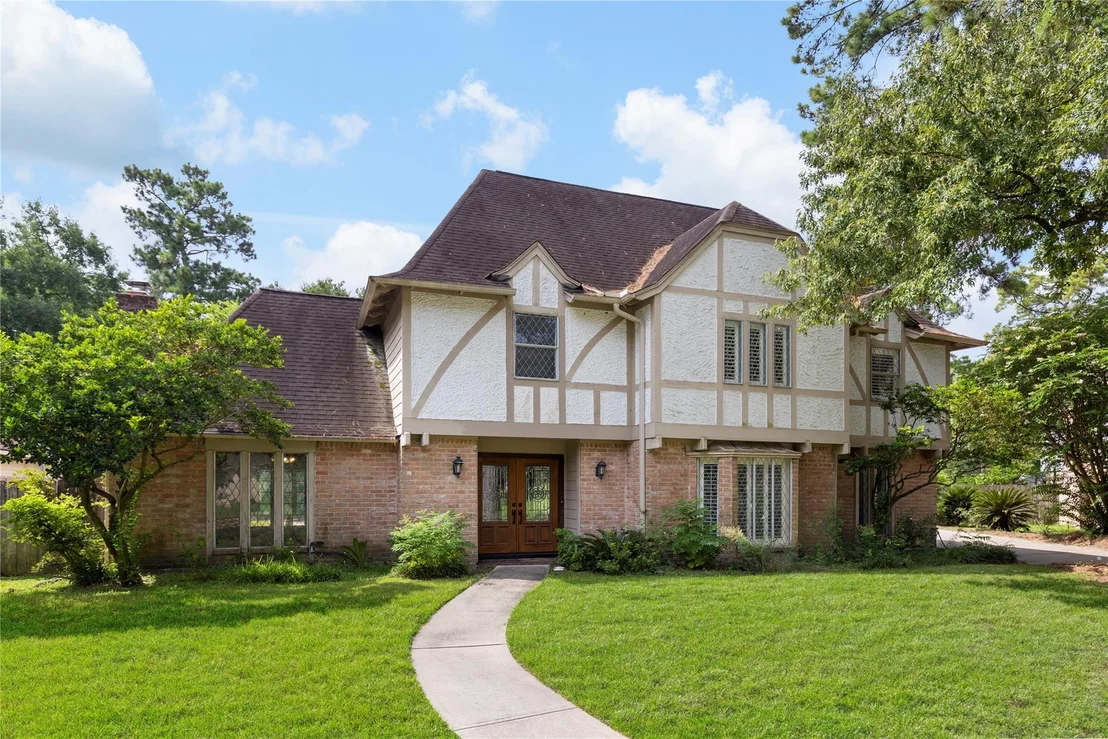 Photo of 8215 Winding Hill Lane