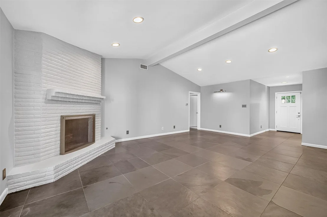 Photo of 5938 Claridge Drive