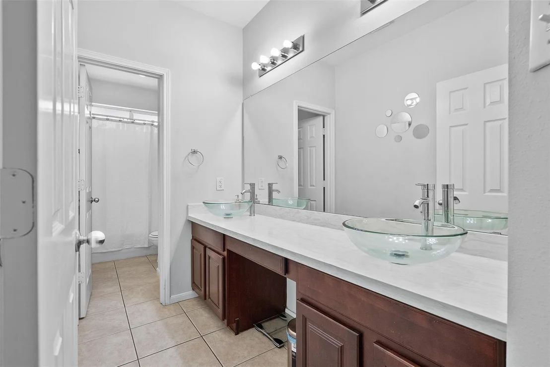 Photo of 1012 Walnut Pointe