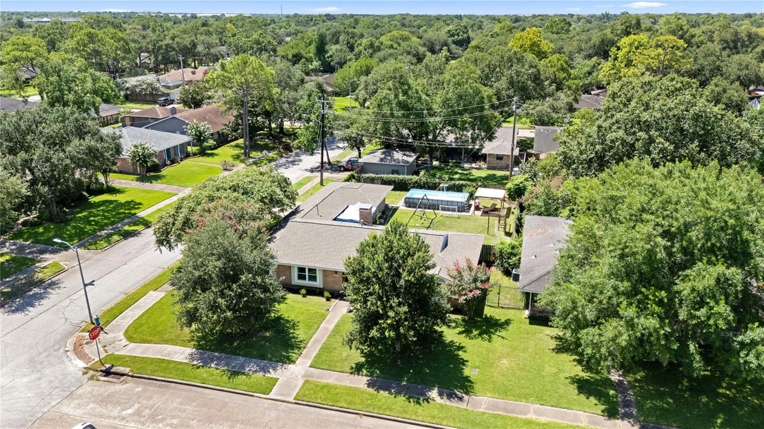 Photo of 5703 Belrose Drive