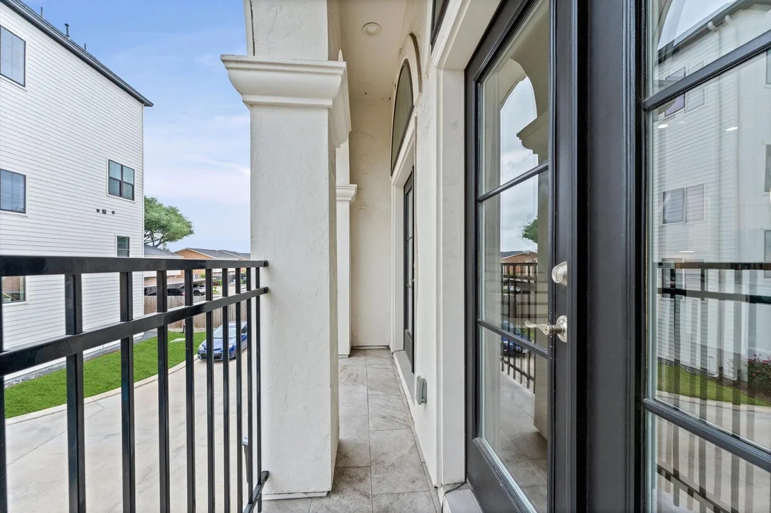 Photo of 3339 Beverly Forest Drive