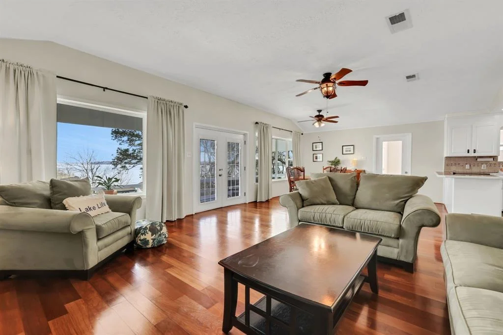 Photo of 255 Edgewater Way