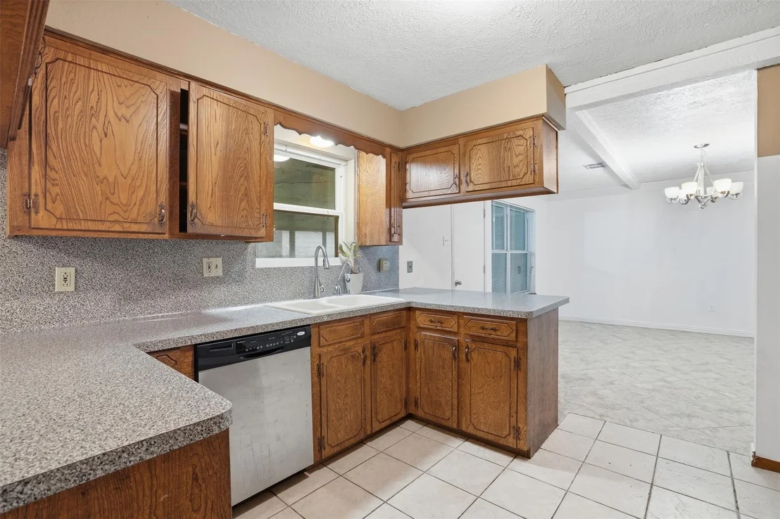 Photo of 2605 Burke Road