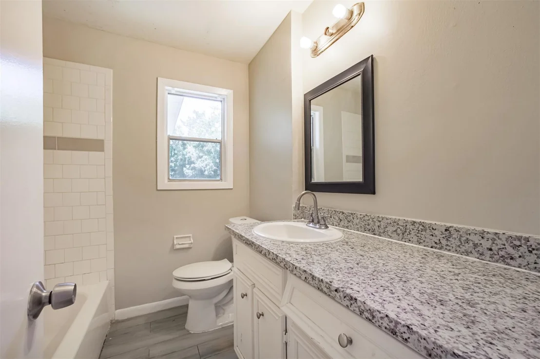 Photo of 1306 Glencrest Drive