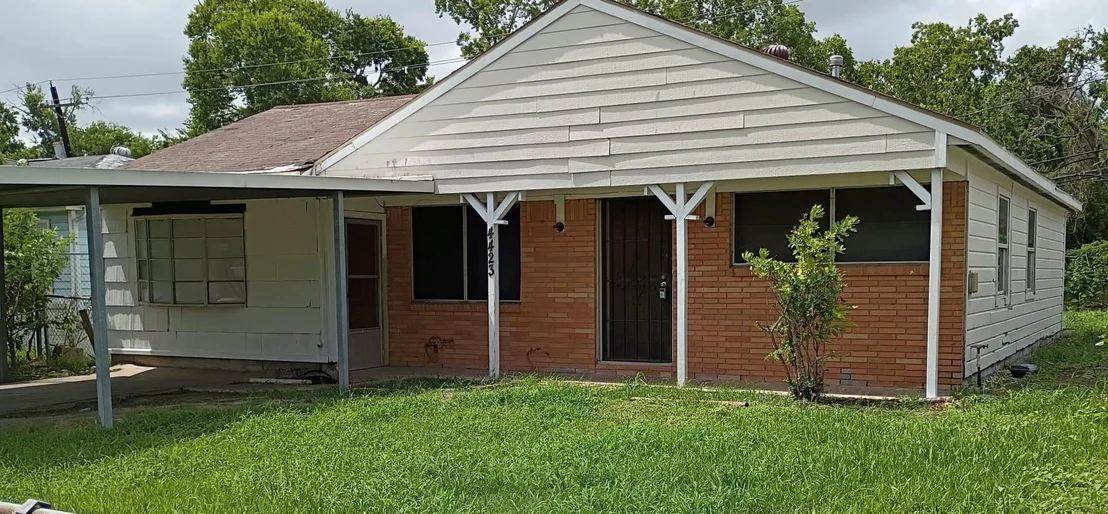 Photo of 4423 Holloway Drive