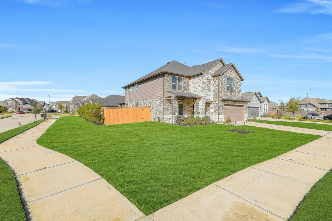 Photo of 3379 Voda Bend