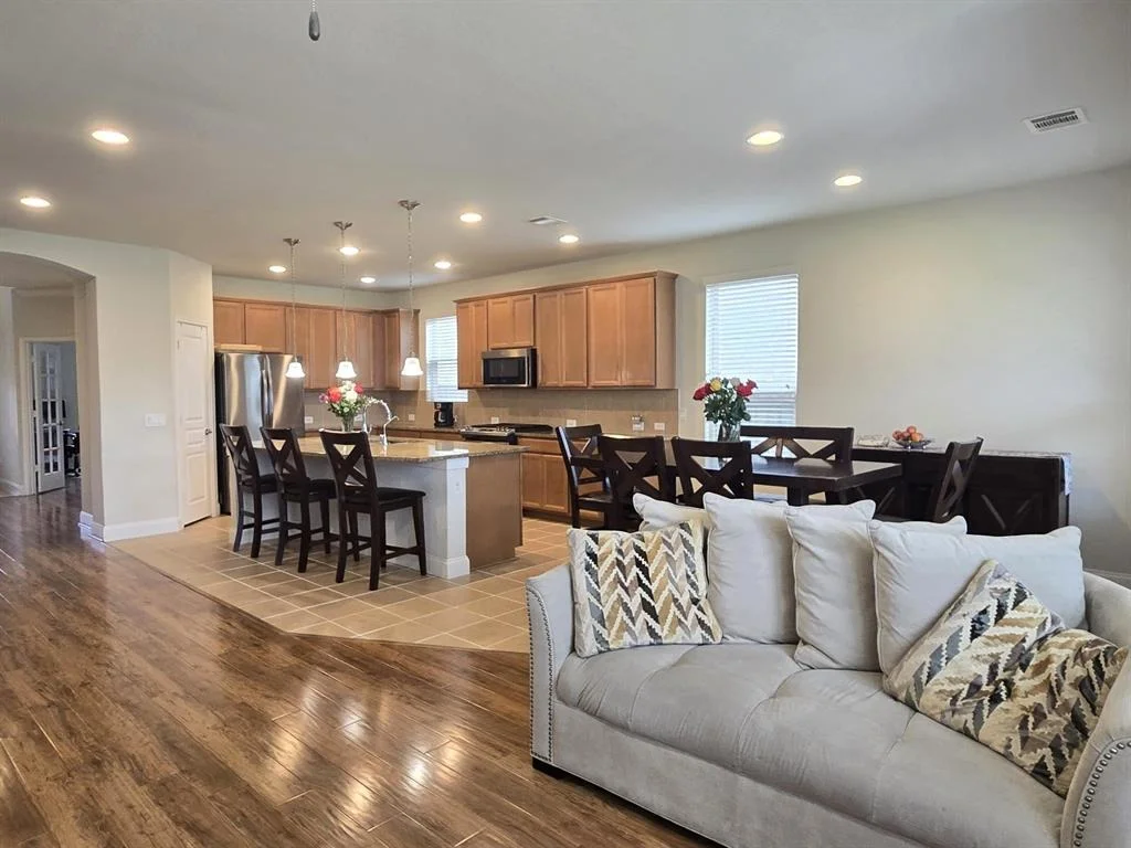 Photo of 5115 Baroness Lane