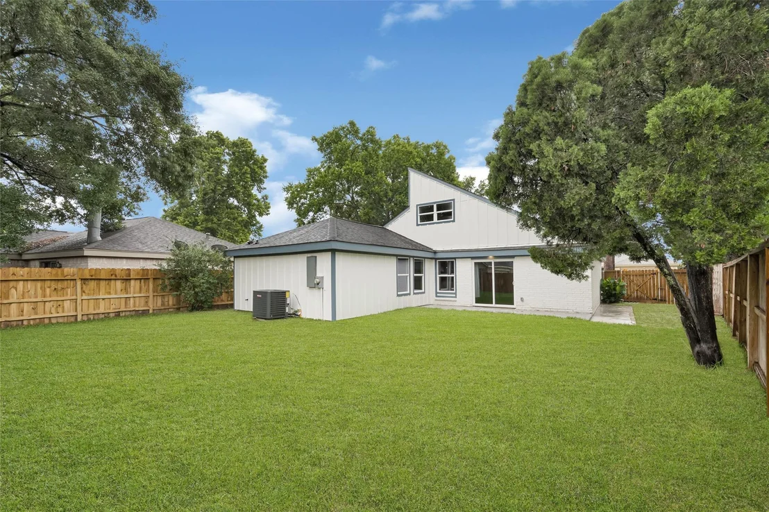 Photo of 3415 Lapstone Drive