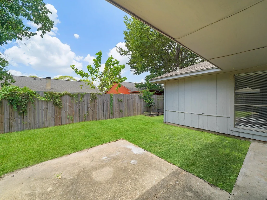 Photo of 8743 Yvonne Drive