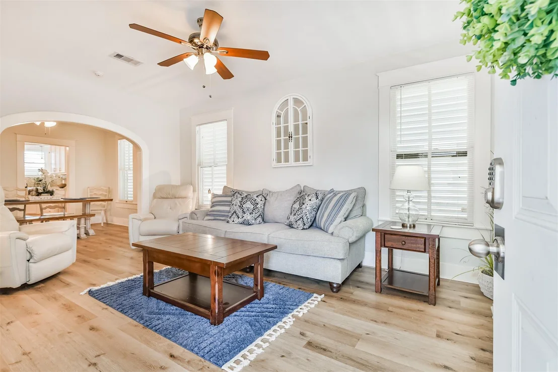 Photo of 2115 Jack Johnson Boulevard