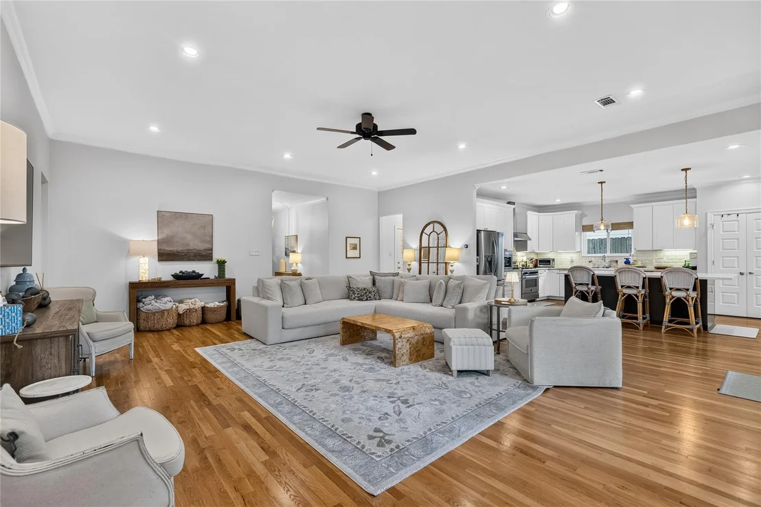 Photo of 1722 Chippendale Road