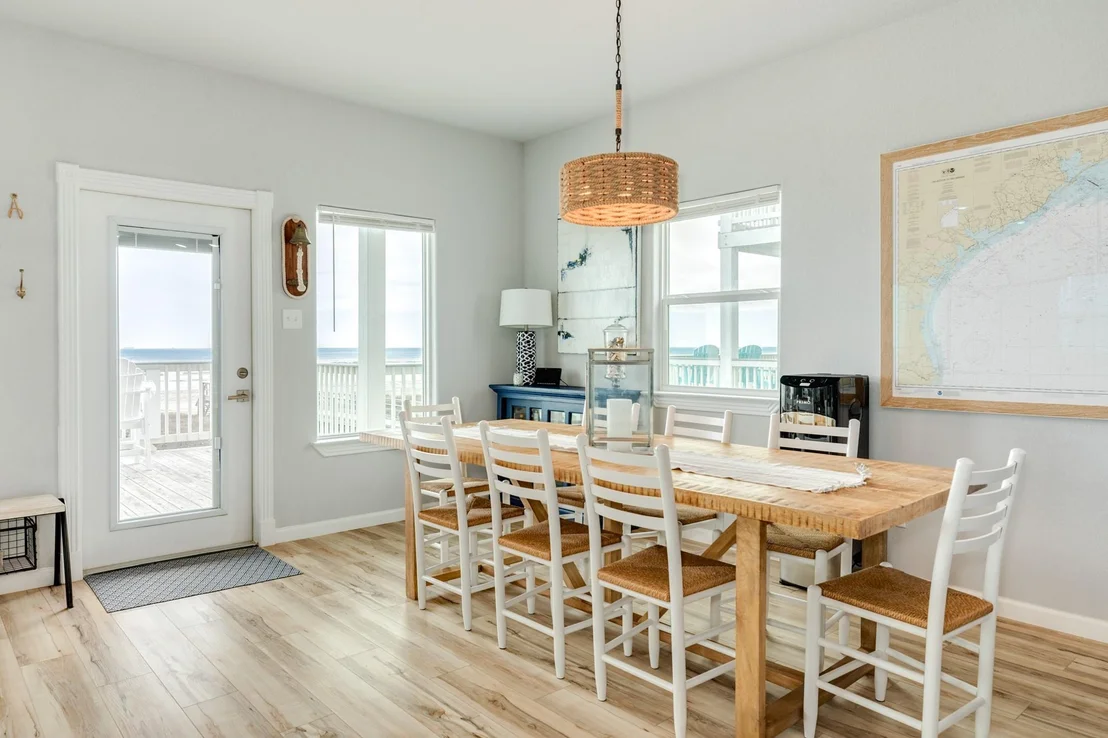 Photo of 2938 Bluewater Highway
