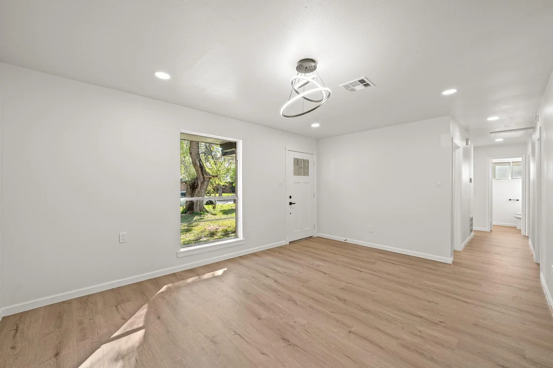 Photo of 11059 Vailview Drive