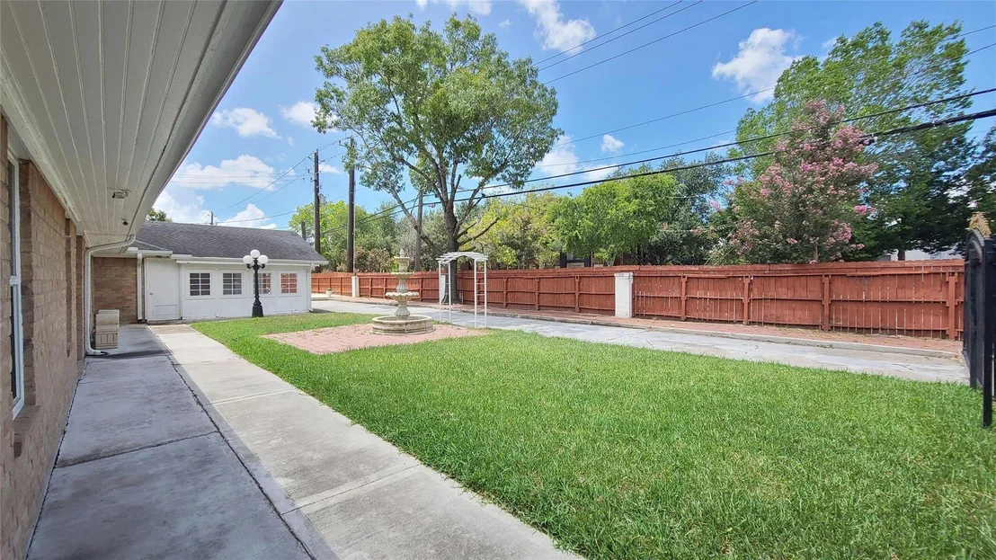 Photo of 902 Ashford Parkway