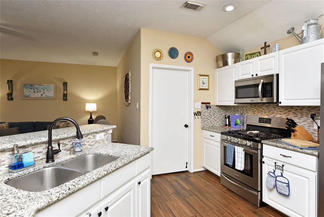 Photo of 26 S Vesper Bend Circle