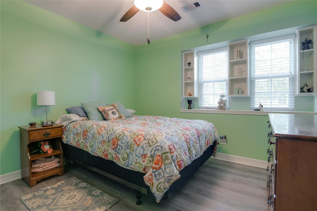 Photo of 1202 Sunset Drive