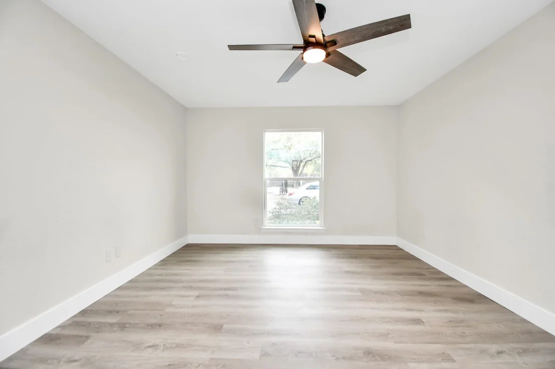 Photo of Unit 30 at 7575 Katy Freeway