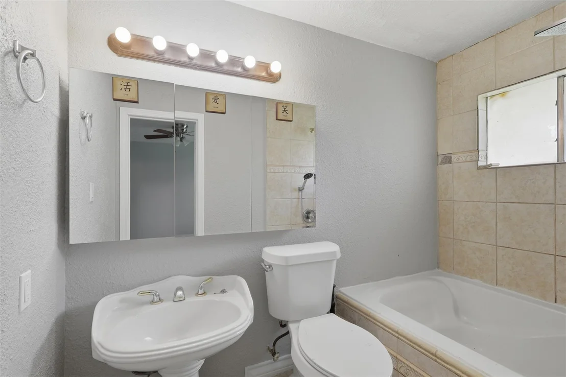 Photo of 3831 Derbyhall Drive